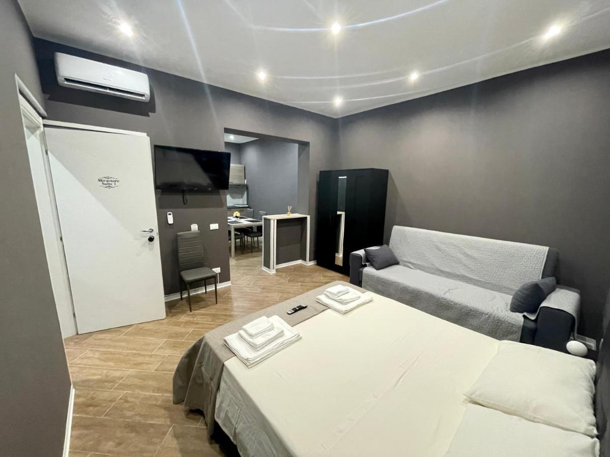 B&B Miramare Suite Borgo Tarente Buitenkant foto